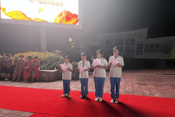 诵读习近平总书记的回信_副本_副本.jpg
